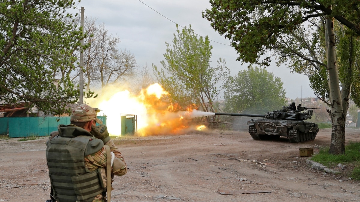 Ukraine evacuates civilians from steel plant under siege