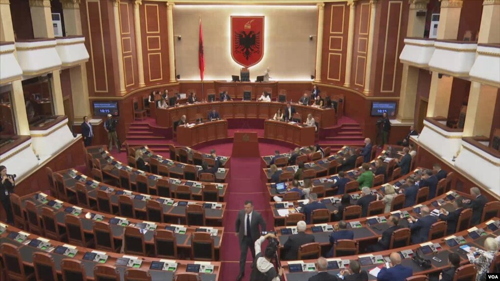 Parlamenti shqiptar dështon për herë të tretë në zgjedhjen e presidentit të ri të vendit