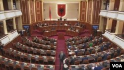 Parlamenti shqiptar dështon për herë të tretë në zgjedhjen e presidentit të ri të vendit