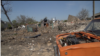 Banesat e shkatërruara nga goditjet e artilerisë ruse në Kamianske, në jug të Ukrainës