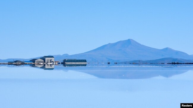 Bolivian state firm YLB's plant is seen at the Salar de Uyuni, a vast white salt flat at the center of a global resource race for the battery metal lithium, outside of Uyuni, Bolivia March 26, 2022. (REUTERS/Claudia Morales)