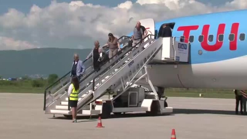 Пристигнаа првите 155 холандски туристи во Охрид