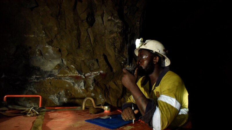 Mineurs retrouvés morts au Burkina: prison avec sursis pour deux responsables de la mine
