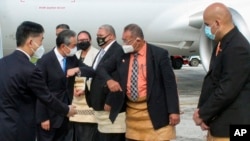 中國國務委員兼外長王毅抵達太平洋島國湯加進行訪問。 （2022年5月31日）