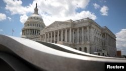 El Capitolio de EEUU se muestra después de una votación en el Senado, en Capitol Hill en Washington, EE. UU., 19 de mayo de 2022.