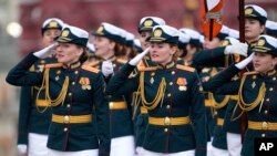 Военнослужащие российской армии на параде в День победы, 9 мая 2022 г.
