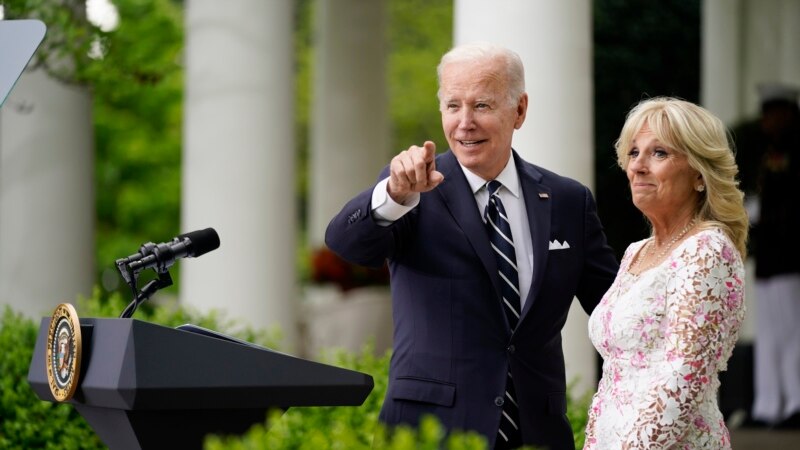 Jill, Joe Biden Settle Arguments by ‘Fexting’