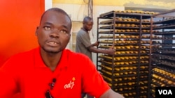 Faysal Kologo, agent de boulangerie à Ouagadougou.