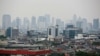 Gedung pencakar langit di ibu kota Jakarta, 30 Oktober 2021. (REUTERS/Ajeng Dinar Ulfiana/File Photo)