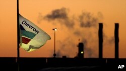xxon Mobil Corp dan Chevron Corp akan meningkatkan nilai belanjanya untuk proyek-proyek energi tahun depan di tengah permintaan dan harga minyak yang tinggi.  (Foto: Ilustrasi/AP)
