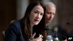 La directora de Inteligencia Nacional, Avril Haines, testifica durante una audiencia ante el Comité de Servicios Armados del Senado para examinar las amenazas mundiales en el Capitolio de Washington DC, el 10 de mayo de 2022.