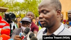 Antoine Bama, porte-parole des familles des victimes, Réo, le 18 mai 2022 (VOA/Lamine Traoré)