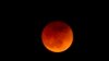 El eclipse lunar total, del 15 de mayo, durante la primera luna de sangre del año, en Temple City, California.