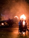 سری لنکا میں جاری سنگین معاشی بحران کے سبب ملک بھر میں پُر تشدد مظاہروں میں شدت آ گئی ہے۔