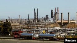 ARCHIVO - La refinería de Chevron Corp en Richmond, California, el 7 de agosto de 2012.