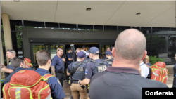 El miércoles por la tarde, la policía respondió a las llamadas sobre un hombre armado con un rifle dentro del Hospital St. Francis en Tulsa. [Foto: cortesía de la Policía de Tulsa]