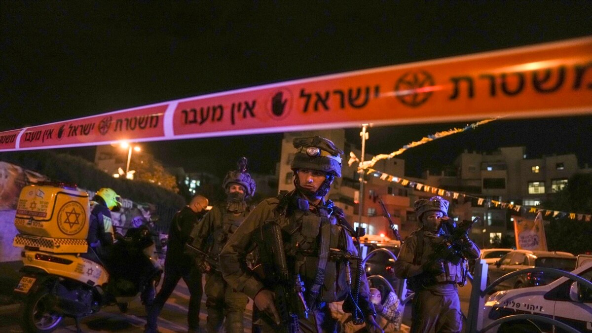Israeli Medics Say 3 Killed in Stabbing Attack Near Tel Aviv