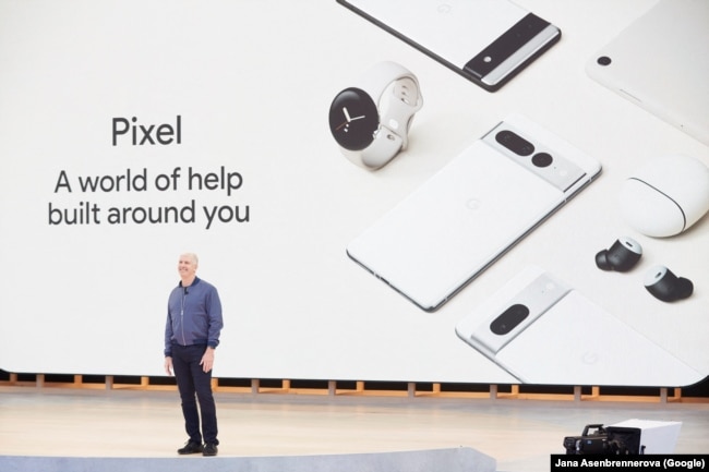 A Google employee presents new products at the company's annual I/O developer conference. May 11, 2022. (Google/Jana Asenbrennerova/Handout via REUTERS)