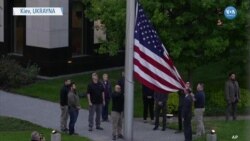 ABD Bayrağı Kiev Büyükelçiliği’nde Yeniden Gönderde 