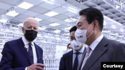 President Biden and South Korean President Yoon @ Samsung Semiconductor factory