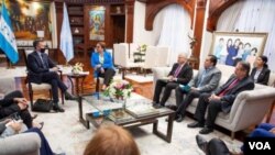 Representantes de la ONU en Honduras junto a funcionarios del gobierno y de otras institucionales para abordar la instalación de la comisión anticorrupción y combate a la impunidad en el país. [Foto: Cortesía del gobierno de Honduras, vía redes sociales]