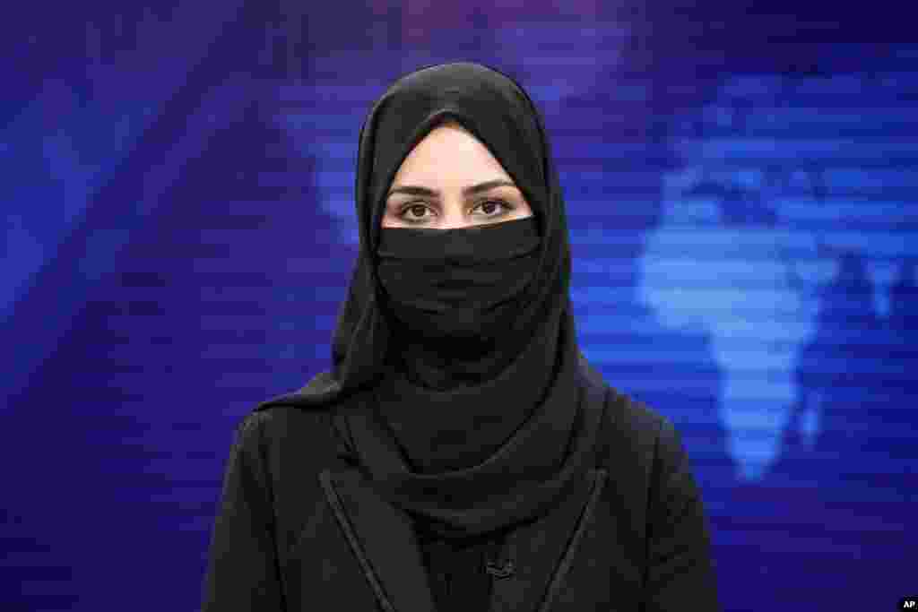 Afg'onistonda Tolibon teleboshlovchi ayollarga yuzini yopishni buyurdi. Kobul. 