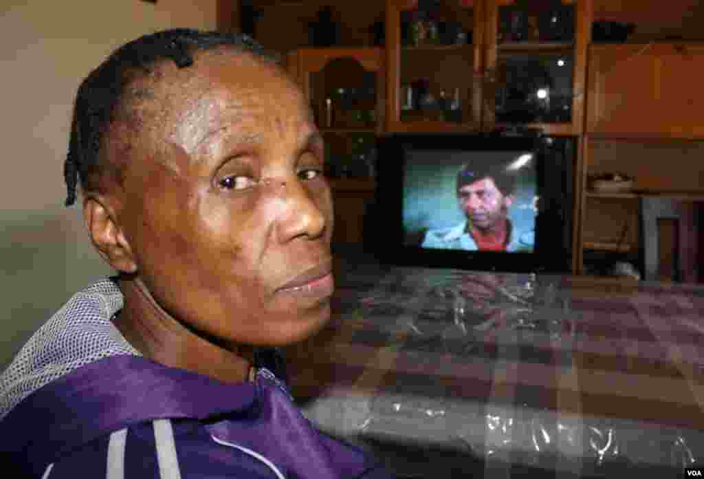 Evelyn Itumeleng is confined to a wheelchair in her Kagiso home west of Johannesburg. She is one of hundreds of thousands of South Africans suffering from infectious and non-commuicable diseases.&nbsp;(Photo by Darren Taylor)