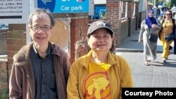 2021年3月透過LOTR計劃移民英國的鄔小鶴（圖左）及陳雪麗（圖右）牧師夫婦，籌備成立港人組織"612香港動力"，以發揮72家房客互助精神。（照片由被訪者提供）