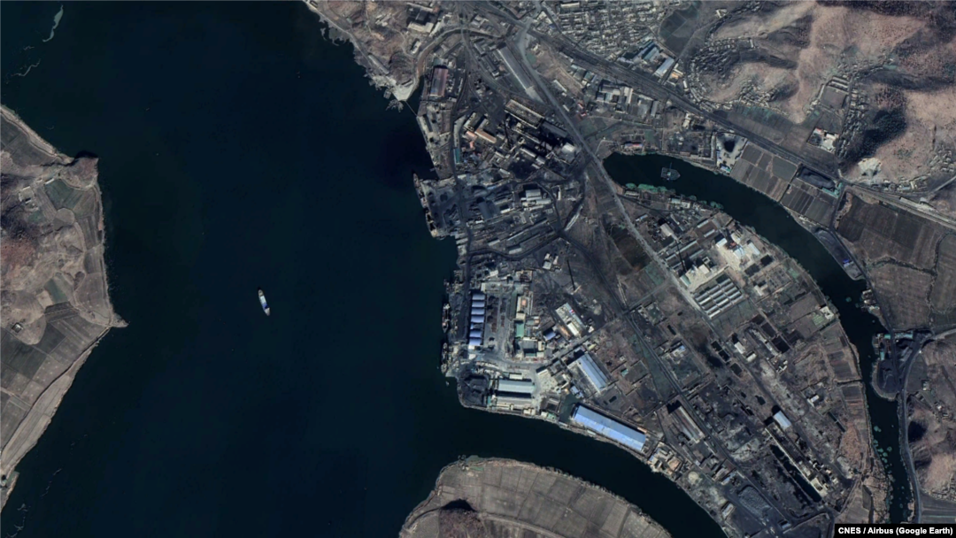 북한 송림항의 모습. 자료=CNES, Airbus / Google Earth