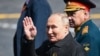 俄罗斯总统普京在莫斯科红场阅兵结束后离开（2022年5月9日）