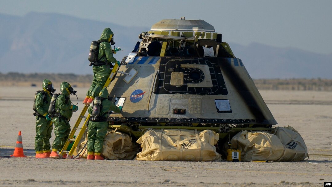 Boeing CST-100 Starliner на ракетном полигонк Уайт-Сэндс 25 мая 2022 года в Нью-Мексико