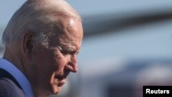 El presidente de EE. UU., Joe Biden, hacia el Air Force One para viajar desde Washington DC a Buffalo, Nueva York, el 17 de mayo de 2022.