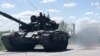 Ukrainian Tanks Seen Heading to Kramatorsk 