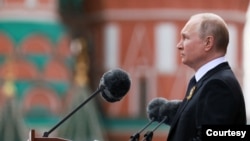 俄罗斯总统普京2022年5月9日在卫国战争纪念仪式上讲话（媒体集体联访照片）