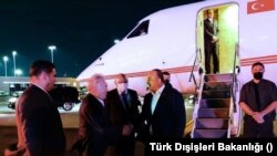 Dışişleri Bakanı Mevlüt Çavuşoğlu'nu New York'ta Türkiye'nin Washington Büyükelçisi Murat Mercan ve New York Başkonsolosu Reyhan Özgür karşıladı.