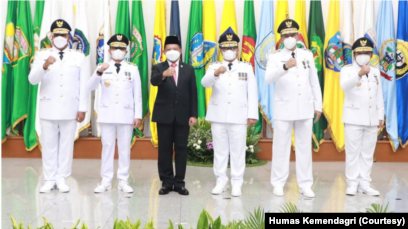 Lima penjabat gubernur akan menjalankan tugasnya selama setahun dan dapat dipilih kembali hingga terpilih gubernur defenitif. (Humas Kemendagri)