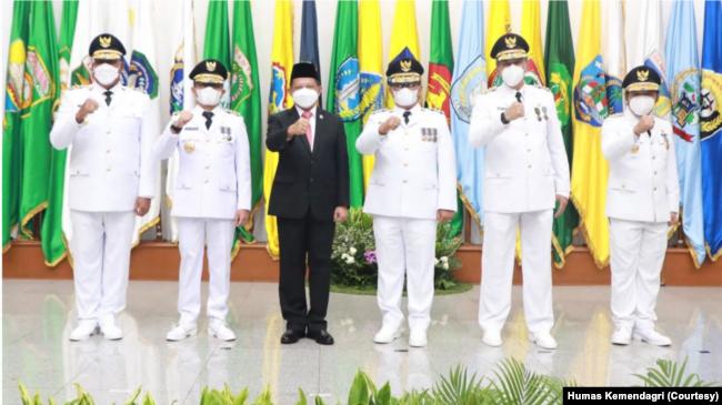 Lima penjabat gubernur akan menjalankan tugasnya selama setahun dan dapat dipilih kembali hingga terpilih gubernur defenitif. (Humas Kemendagri)