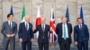 조 바이든(왼쪽 두번째) 미국 대통령 등 주요7개국(G7) 정상들이 지난 3월 벨기에 브뤼셀에서 환담하고 있다. 왼쪽부터 쥐스탱 트뤼도 캐나다 총리, 바이든 대통령, 올라프 숄츠 독일 총리, 보리스 존슨 영국 총리, 에마뉘엘 마크롱 프랑스 대통령. 나머지 G7 국가들인 이탈리아와 일본 정상은 이 사진에 포함되지 않았다. (자료사진)