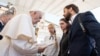 Папа римский встретился с женами бойцов полка «Азов» 