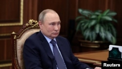 俄罗斯总统普京在莫斯科会见来访者（2022年5月5日）