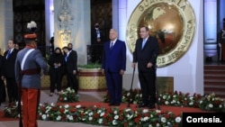 En su primera parada de una gira por Centroamérica y Cuba, el presidente de México, Andrés Manuel López Obrador, se reunió con su homólogo Alejandro Giammattei. [Foto: Presidencia de Guatemala]