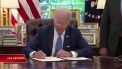 Tổng thống Biden ký luật viện trợ quân sự cho Ukraine