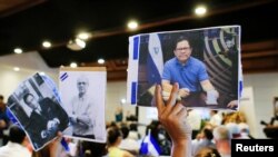 ARCHIVO - Figuras destacadas del peridismo nicaraguense se sumaron a la lista de ciudadanos del país centroamericano a los que el gobierno de Daniel Ortega eliminó la nacionalidad y los obliga al exilio.