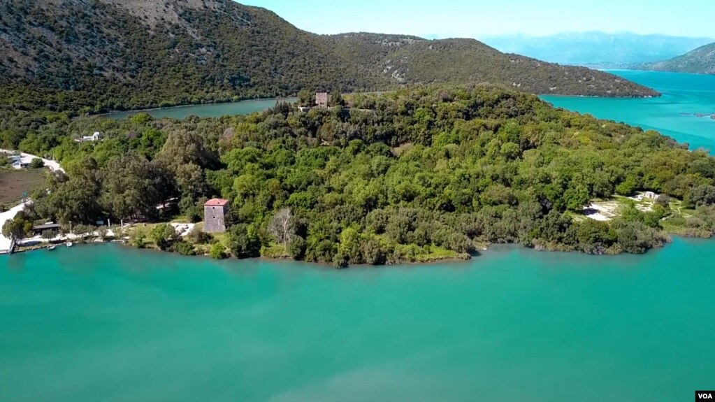 ‘Investime strategjike’: Resortet kërcënojnë zonat e mbrojtura në bregdet