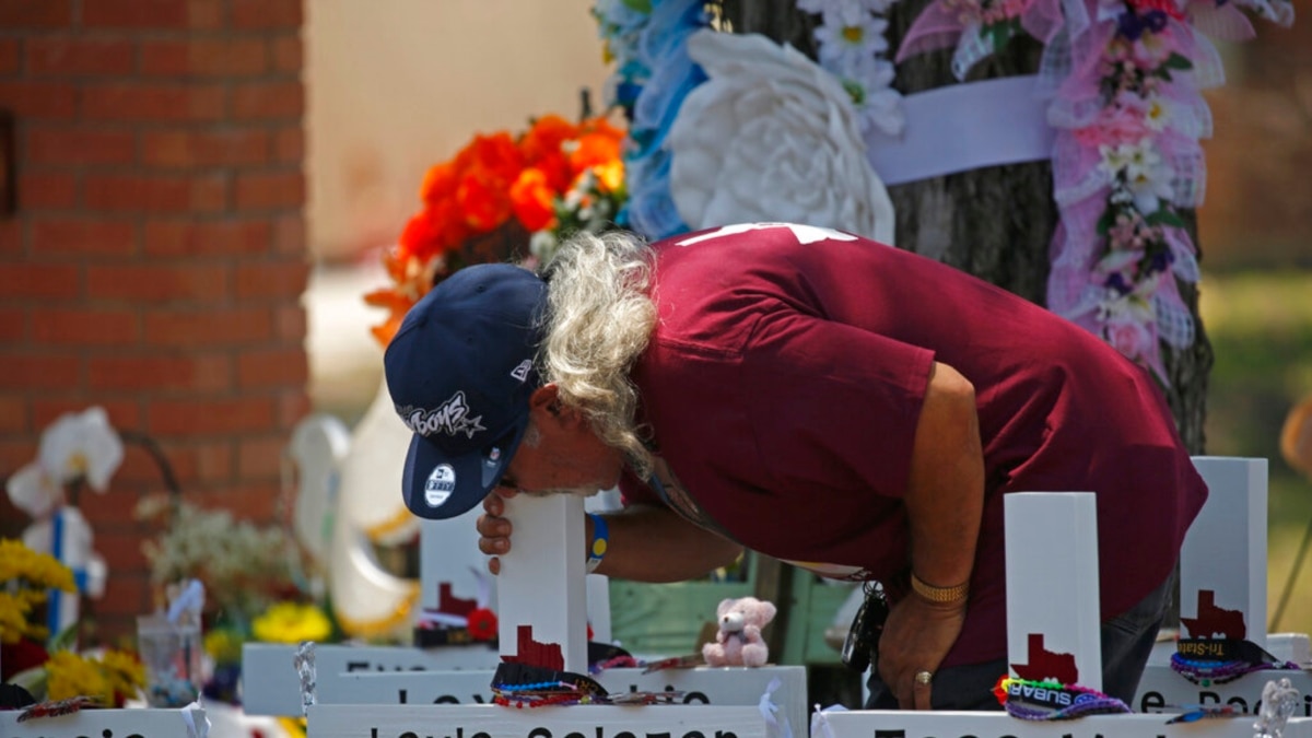Timeline: Texas Elementary School Shooting, Minute by Minute - Vimarsana News