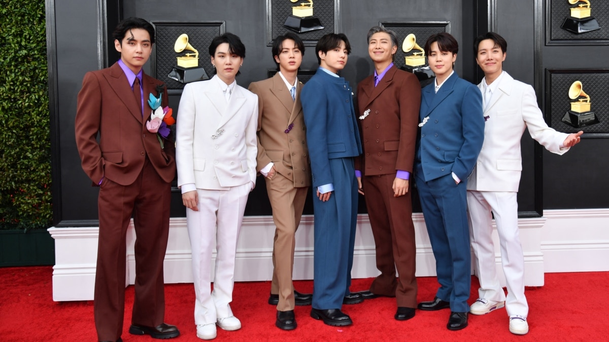 BTS law controversy: should the K-pop superstars be exempt from military  service? The pros and cons Korea is debating over Jin, V, Jungkook and the  rest of the boy band's mandatory army