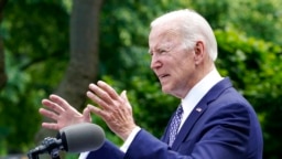 Presiden AS Joe Biden berbicara di Taman Buang Mawar di Gedung Putih, Washington, pada 17 May 2022. (Foto: AP/Susan Walsh)