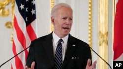 ប្រធានាធិបតី​សហរដ្ឋ​អាមេរិក លោក Joe Biden ថ្លែង​សុន្ទរកថា​ក្នុង​អំឡុងពេល​នៃ​ការ​ធ្វើ​សន្និសីទ​សារព័ត៌មាន​មួយ​ជាមួយ​នឹង​នាយករដ្ឋមន្ត្រី​ជប៉ុន​ លោក Fumio Kishida នៅ​ទីក្រុង​តូក្យូ ប្រទេស​ជប៉ុន ថ្ងៃទី ២៣ ខែឧសភា ឆ្នាំ២០២២។
