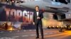 Tom Cruise pose pour les médias lors de la première britannique de "Top Gun Maverick" dans un cinéma du centre de Londres, le 19 mai 2022. (AP Photo/Alberto Pezzali)