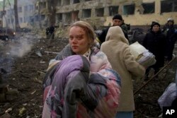 Вагітна жителька Маріуполя Маріана Вишеградська, постраждала під час удару по пологовому будинку, 9 березня 2022, AP Photo/Mstyslav Chernov